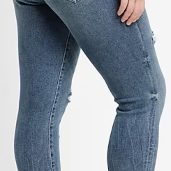 Express Mid Rise Medium Wash Ripped Skyscraper Jeans NWT - Picture 7 of 11